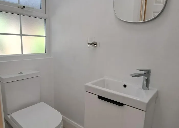 Hillhead House, F94 F6n1 5*